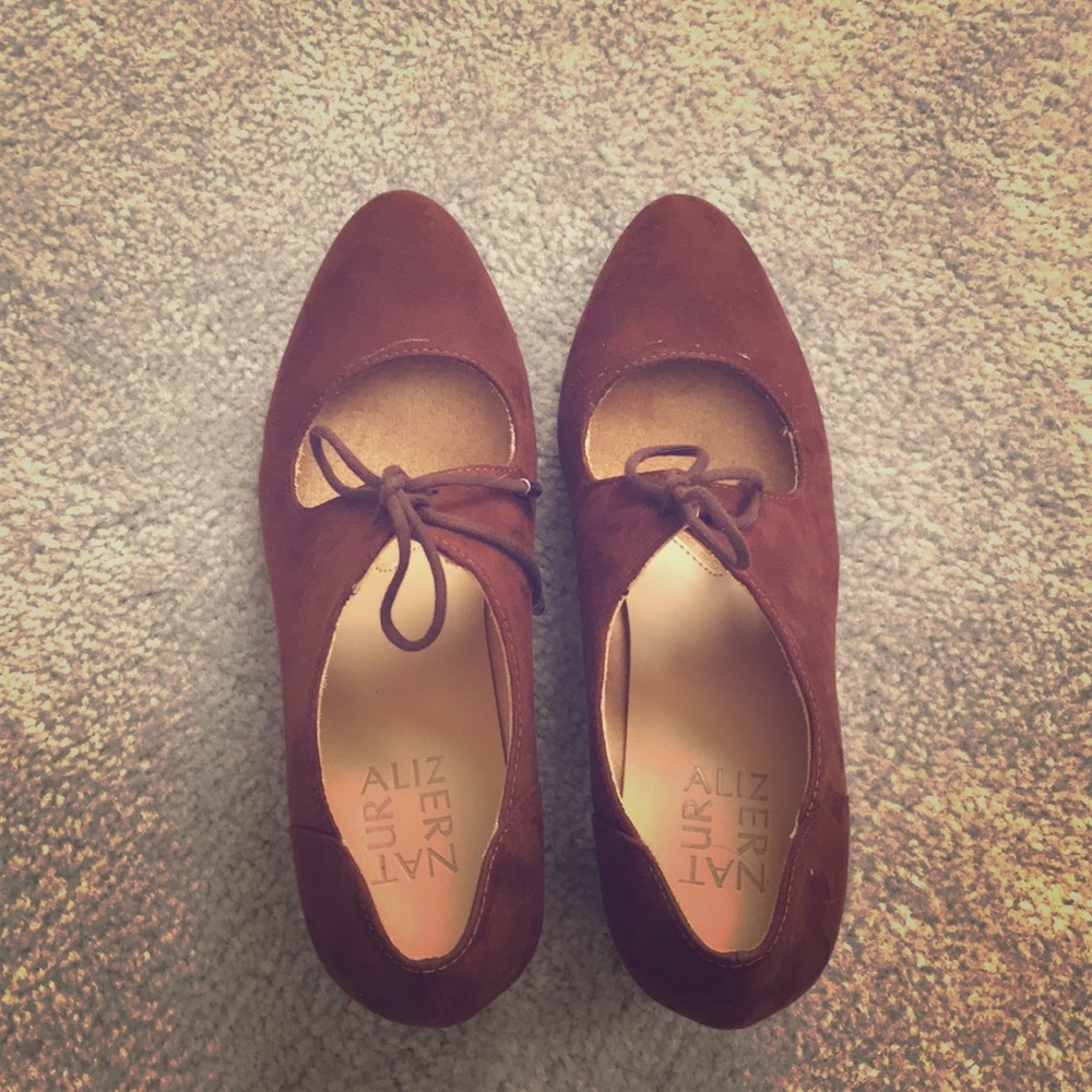 Brand new Cute shoes! Never worn, too small for me